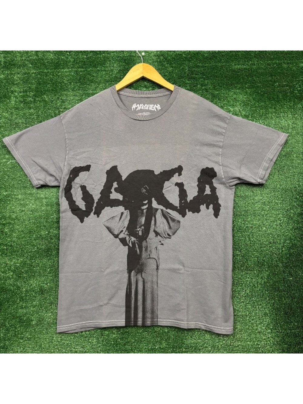 Lady Gaga Gray Pose Mayhem T-Shirt Size Large